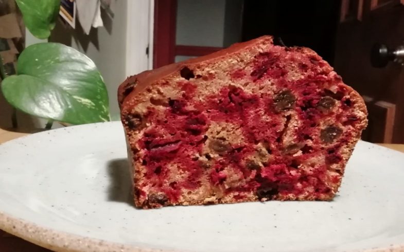 Beetroot & raisin tea loaf